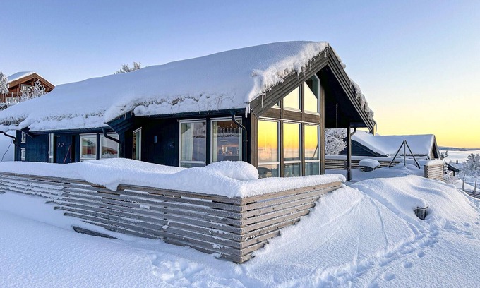 Etnedal House | Cozy and welcoming cottage with beautiful panoramic views over the countryside.