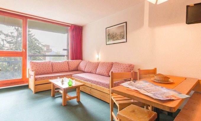 Arc-1800 Apartment | Cozy Apartment · Center of Arc 1800 · Balcony · Free WiFi