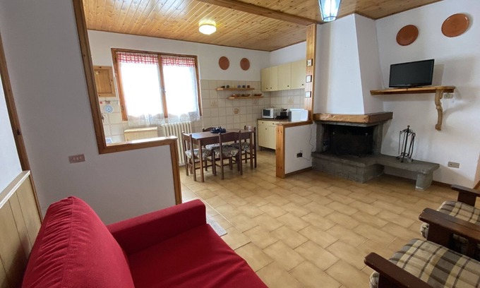 Sant'Andrea Pelago Apartment | Cozy apartment with garden, pets allowed
