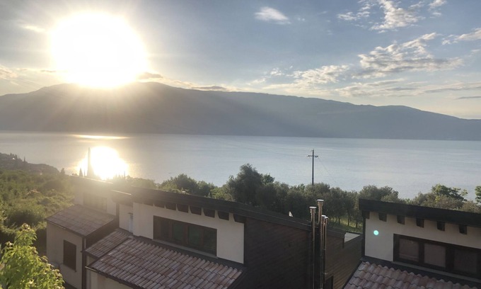 Pulciano Apartment | Cozy apartment with a view of Lake Garda