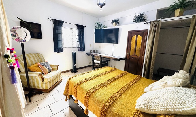 Taxco Apartment | Cozy apartment with kitchen and garden