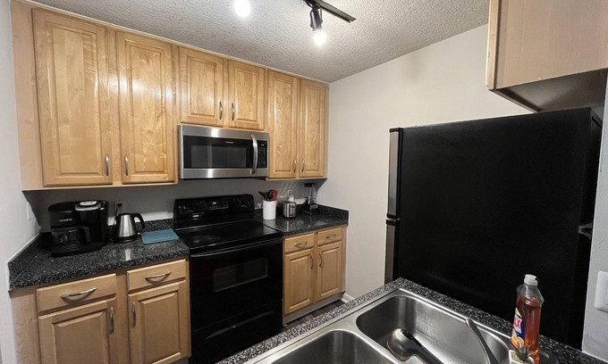Altamonte Springs Apartment | Cozy apartment in Altamonte with 24H Gym, Dog Run, Tennis Court, and Pool