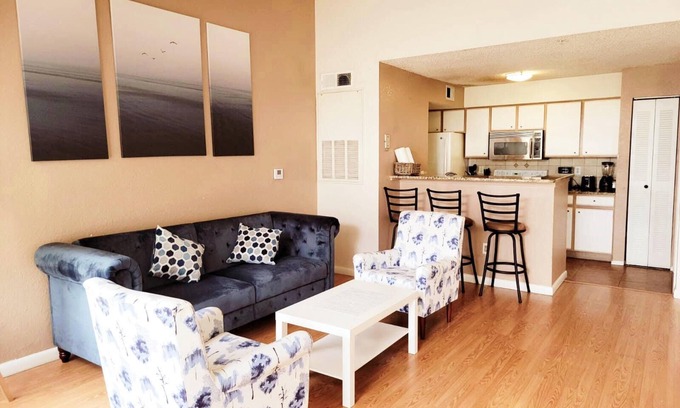 Historic Downtown Kissimmee Apartment | Cozy apartment (2/1) near to Disney