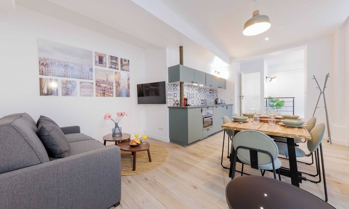 Quartier de Rochechouart Apartment | Cozy apartment - 2BR/4P - Place Pigalle