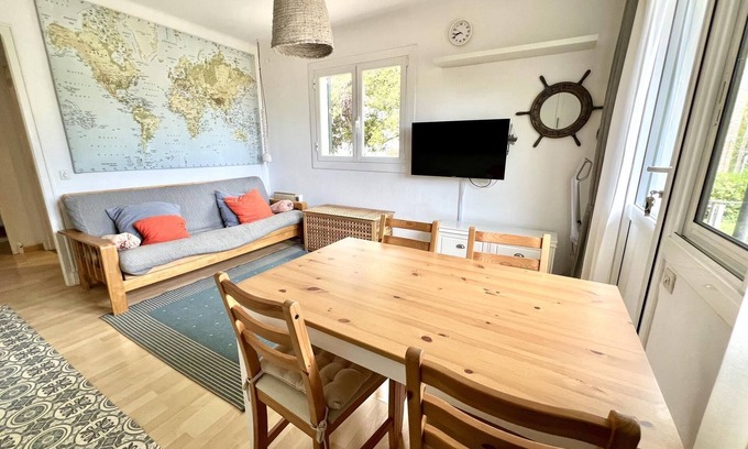 Sa Riera Apartment | Cozy Apartment 300 M. from Sa Riera Beach, Begur