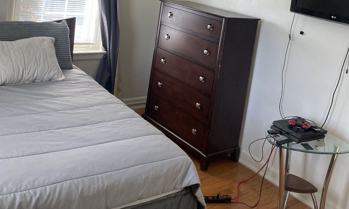 Norfolk Apartment | Cozy Apartment 6 minutes away from Sentara Norfolk General Hospital!