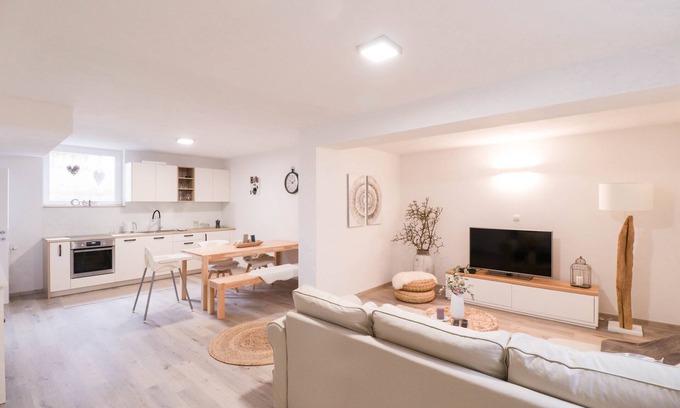 Zasip Apartment | Cozy apartment Below Eden