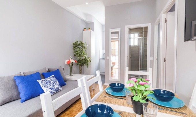 Pacifico Apartment | Cozy apartment close to Atocha and Retiro, Madrid - Cuore Apartments