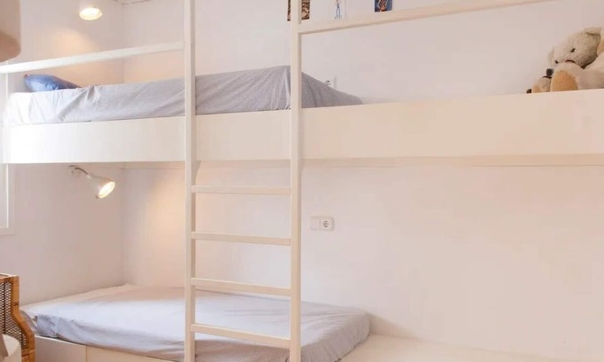 Santa Pola Apartment | Cozy apartment facing the sea