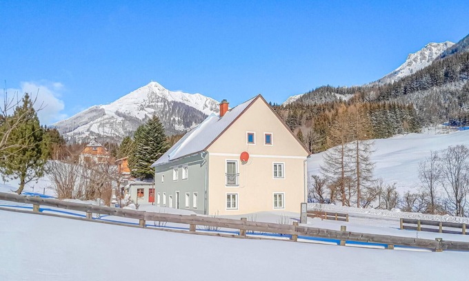 Vordernberg Apartment | Cozy apartment for family or friends couples.