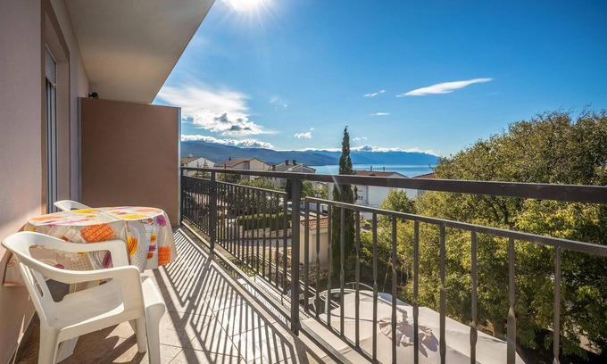 Novi Vinodolski Apartment | Cozy apartment in Novi Vinodolski