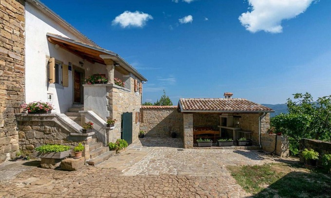 Sovinjska Brda Apartment | Cozy apartment in Buzet