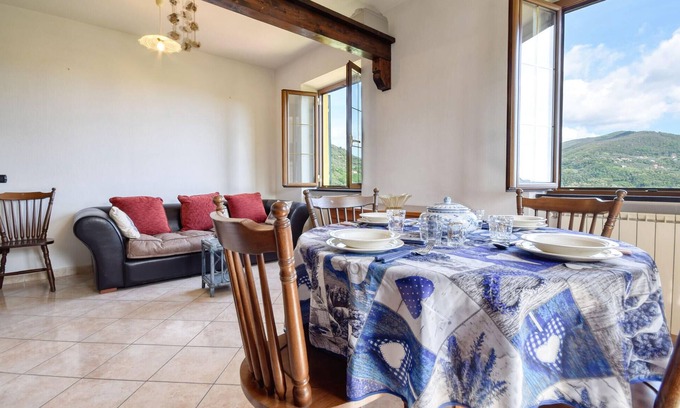 Carasco Apartment | Cozy apartment in Carasco with WiFi