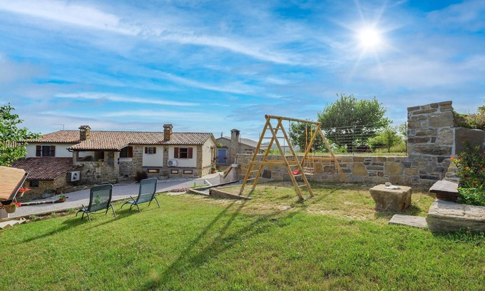 Gologorica Apartment | Cozy apartment in Cerovlje with WiFi