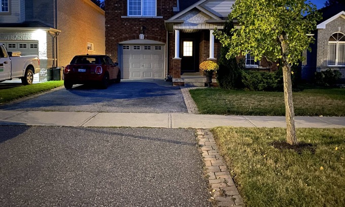Courtice Apartment | Cozy Apartment in Courtice warm and friendly!