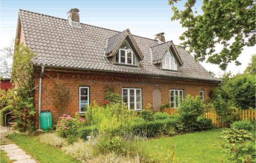 Fluggendorf Apartment | Cozy Apartment In Flüggendorf With Wifi