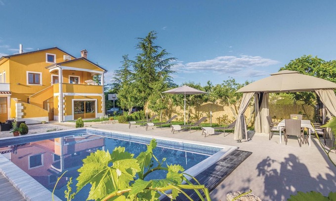 Gracisce Apartment | Cozy apartment in Gracisce with WiFi