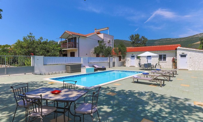 Rudine Apartment | Cozy apartment in Kastel Novi