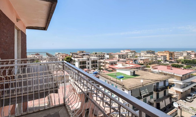 Mondragone Apartment | Cozy apartment in Mondragone with WiFi