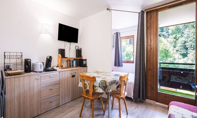 Les Esserts Apartment | Cozy Apartment in Morillon Alps