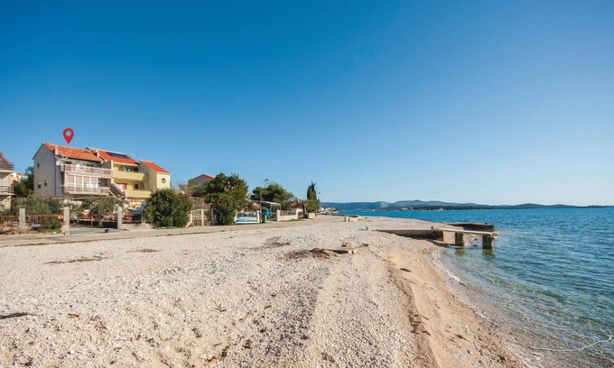 Brodarica Apartment | Cozy apartment in Sibenik with kitchen