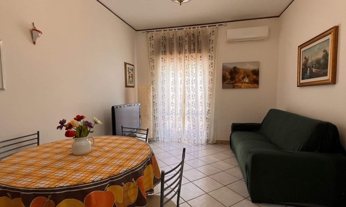 Guardia Piemontese Marina Apartment | Cozy apartment in the center of Guardia Piemontese Marina and very close to the sea