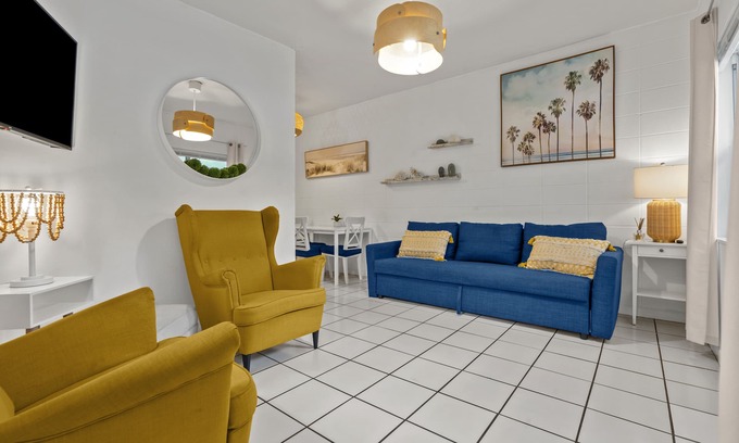 East Central Park Apartment | Cozy apartment in the Milk District of east Orlando. Unit An