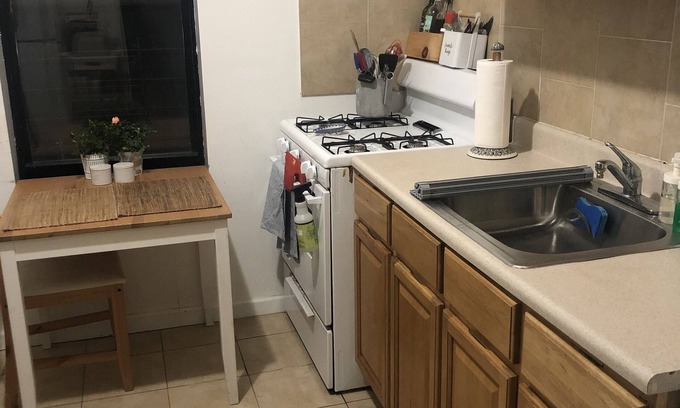 Inwood Apartment | Cozy Apartment in Upper Manhattan for Groups and Families