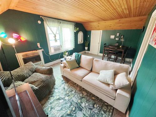 Liverpool Apartment | Cozy apartment Liverpool NY