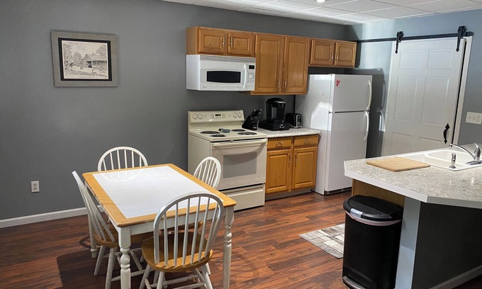 Mercersburg Apartment | Cozy Apartment minutes from ski resort golf coarse and large indoor flea market