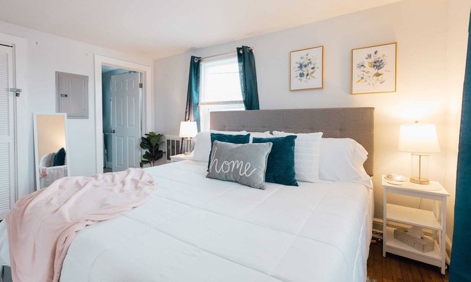 Bristol Apartment | Cozy Apartment Near Downtown Bristol