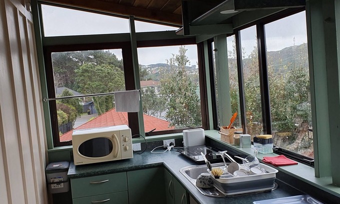Tawa Apartment | Cozy apartment nestled among Wellington Hills with beautiful views