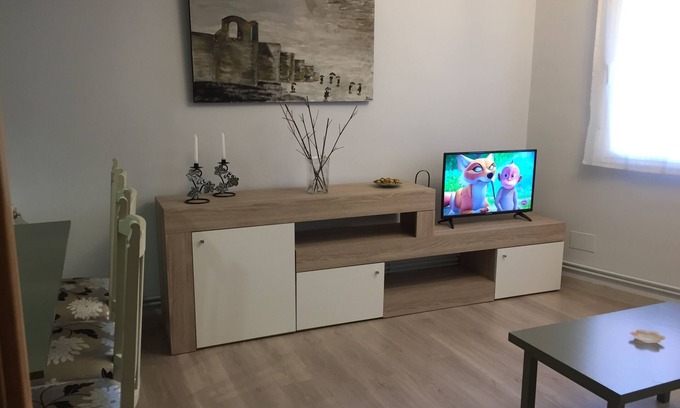 Lugo Apartment | Cozy apartment next to Puerta de San Pedro (Roman Wall)