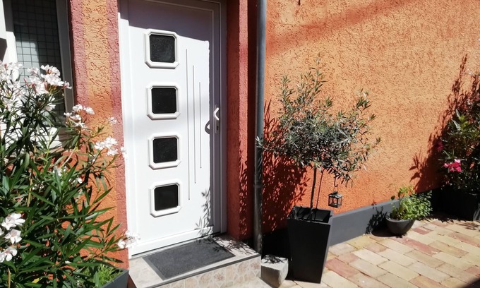 Schierstein Condo | Cozy apartment on the beautiful harbor of Wiesbaden-Schierstein