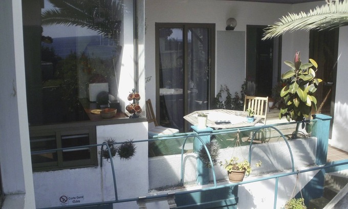 Lagoa Apartment | Cozy apartment on the south coast with sea views
