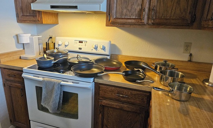 Rangely Apartment | Cozy apartment on the western slope. Pet friendly.