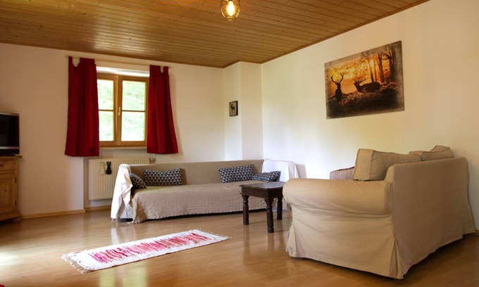 Neuhaus Apartment | Cozy apartment right on the edge of the forest