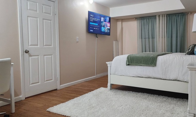 Tompkinsville House | Cozy Apartment