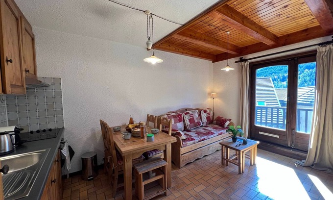 Monetier-les-Bains Apartment | Cozy Apartment · Village Center · Fireplace · Mountain Views · 10 Min to Pistes