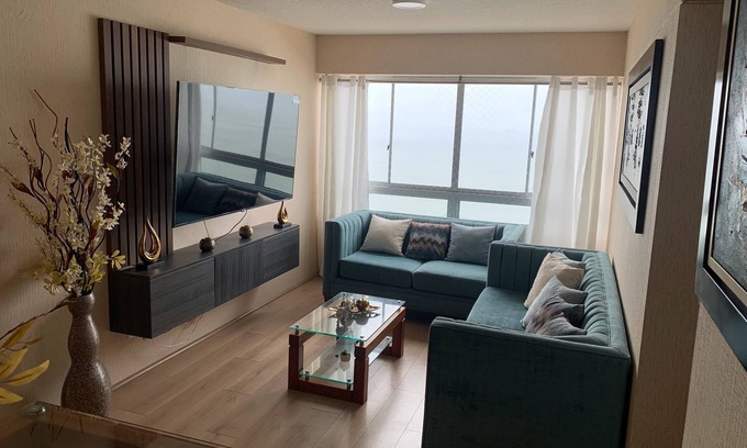Callao Apartment | Cozy apartment with ocean view apartment in La Perla