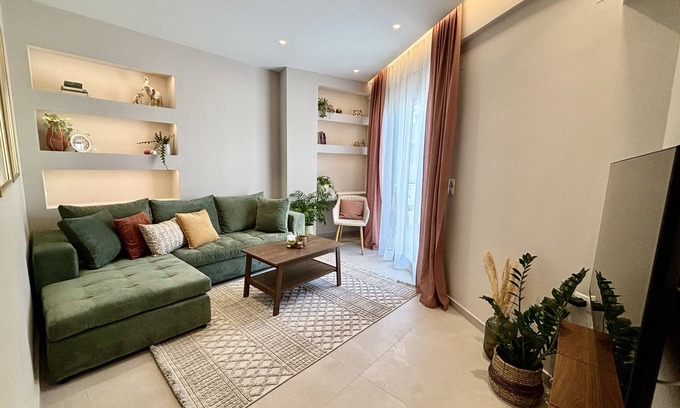 Heraklion Apartment | Cozy Apartment with Spacious Veranda Downtown