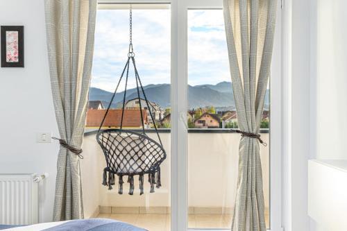 Tractorul Apartment | Cozy Apartment with View Brasov SIGN