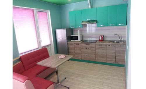 Darnyckyj Apartment | Cozy apartments near metro Poznyaki