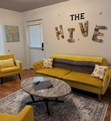 Alma Apartment | Cozy Apt- Centrally located