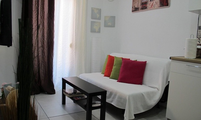Sant Adria de Besos Apartment | COZY APT. NEXT TO BEACH AND 14 MIN TO BARCELONA