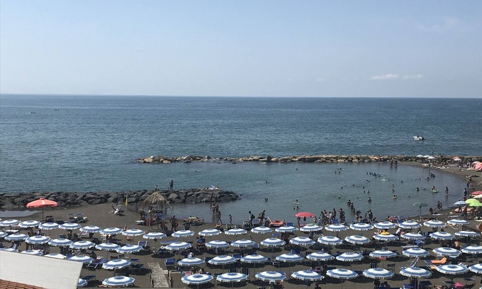 Ladispoli Apartment | Cozy apt. VERY Near Rome on BEACH FRONT, wide TERRACE & FREE wi-fi