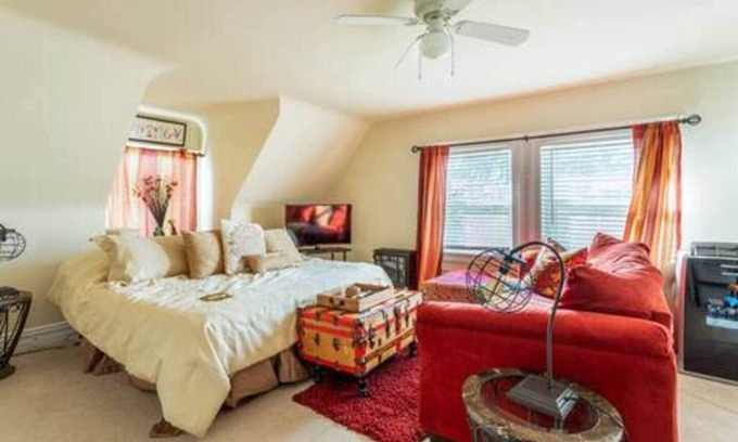 Montclair House | Cozy Apt Walkable to Shop, Eat & NYC Transport