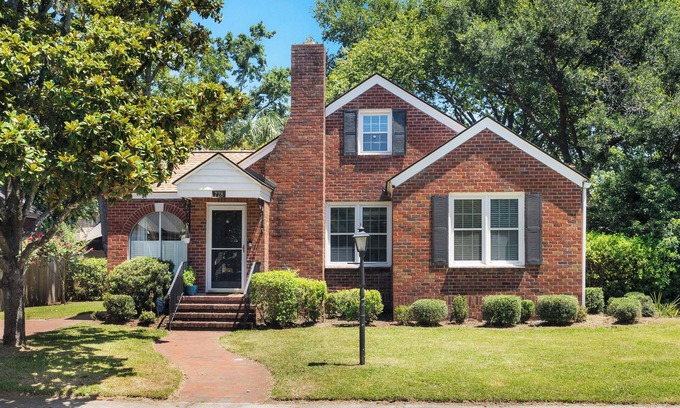 Chatham Crescent House | Cozy Ardsley Park Home