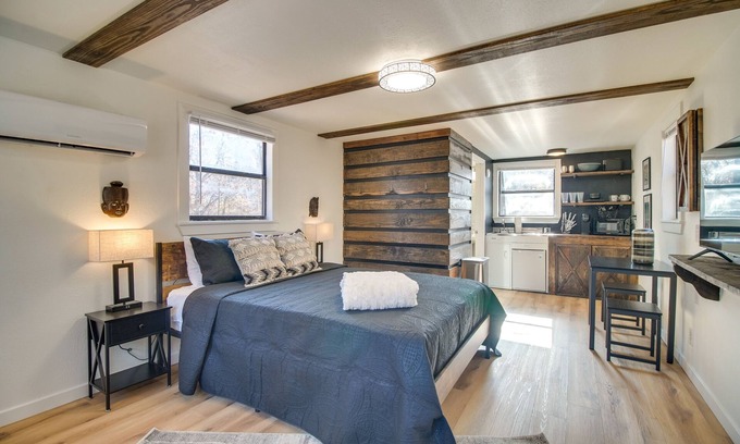 Gentry Apartment | Cozy Arkansas Getaway ~ 4 Mi to Siloam Springs!
