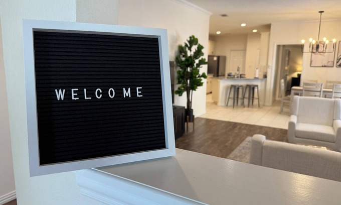 Southwest Arlington House | Cozy Arlington Retreat 2BR 2BA + Sofa Bed